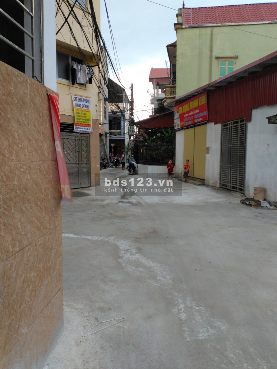 Bán nhanh mảnh đất 62m2 có nhà 2 tầng ở tạm, giá thoả thuận, lh 0985143786