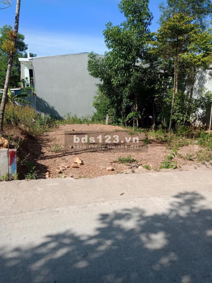 Bán lô đất đẹp thành phố, pháp lí đủ ngang hơn 6m, giá siêu hấp dẫn, lh 0702788074