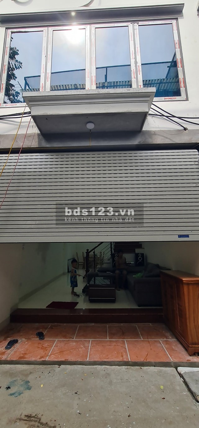 Giá bán 2.5 tỷ Nhà 40m2 đường trải nhựa oto chạy tại Gia Thượng, Ngọc Thụy