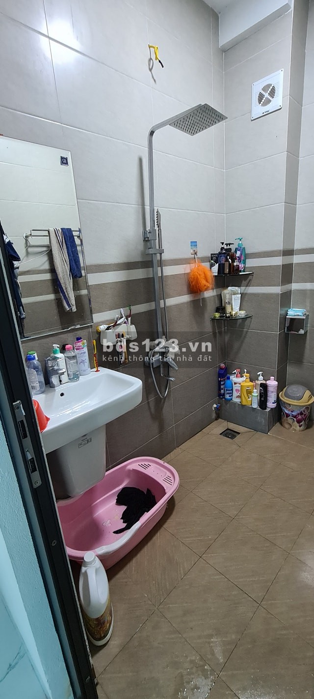 Bán nhà mặt phố Văn La, kinh doanh, gần chợ, trường khu đô thị, dt 40m2, 5 tầng, giá 4.4 tỷ