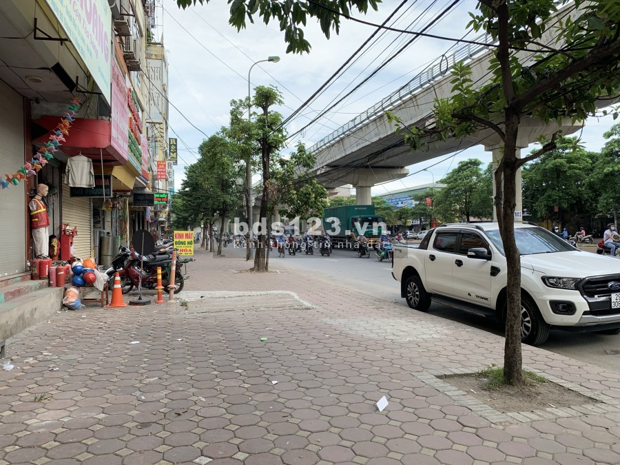 Bán nhà, vỉa hè 8m, kinh doanh bất tận, ngã tư Nhổn, dt 74m2, giá bán 14.2 tỷ