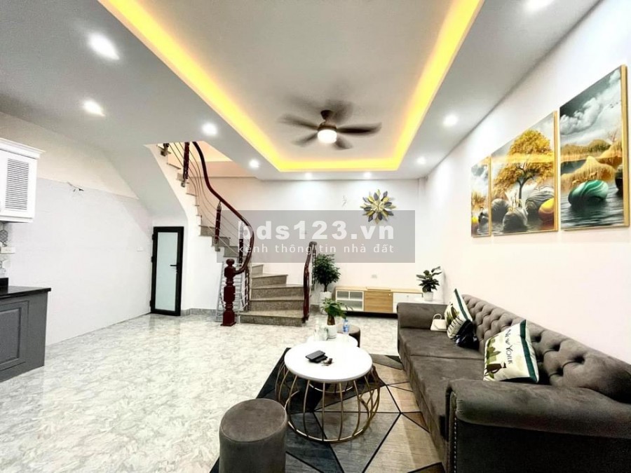 Bán nhà chỉ 3.48 tỷ, phố Khương Trung, 2 ô tô tránh nhau cách nhà 10m, mt 5.5m, 5 tầng
