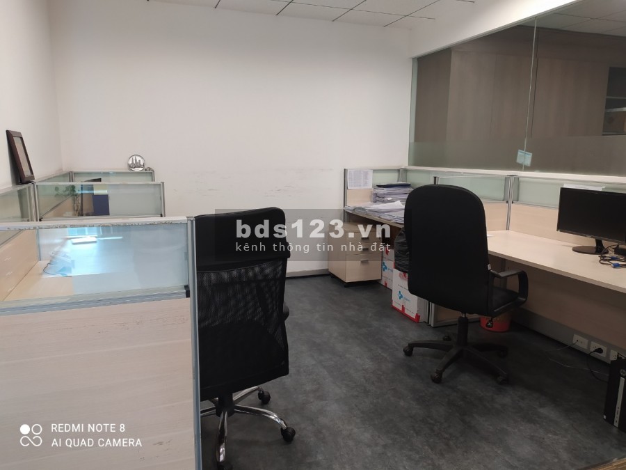 Cần nhượng lại văn phong Quận 1, đầy đủ nội thất, giá thoả thuận, chính chủ
