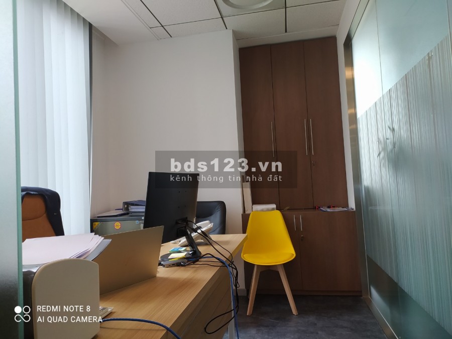 Cần nhượng lại văn phong Quận 1, đầy đủ nội thất, giá thoả thuận, chính chủ
