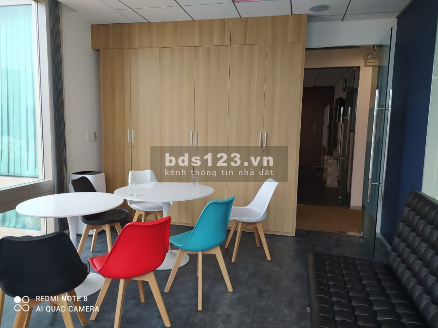 Cần nhượng lại văn phong Quận 1, đầy đủ nội thất, giá thoả thuận, chính chủ