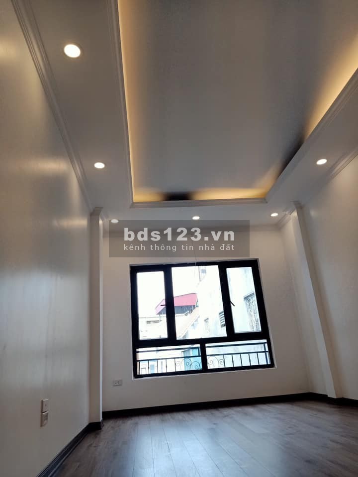 Hiếm, nhà đẹp đường Hoàng Mai, Hoàng Mai, dt 30m2 5 tầng , ô tô đỗ cửa, ngõ thông, kinh doanh, 4.1 tỷ
