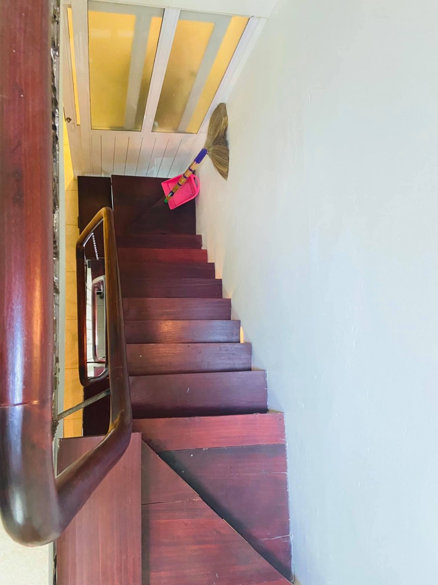 Chính chủ bán nhà lô góc phố Tôn Đức Thắng, dt 21m2, 4 tầng, giá 2.3 tỷ
