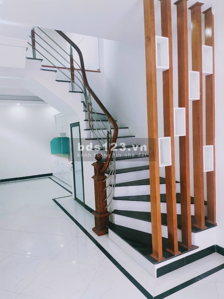 Bán nhà 4 tầng xây mới MINH KHAI - BẮC TỪ LIÊM . Gần Đh Công Nghiệp, quốc lộ 32 , đường Văn Tiến Dũng