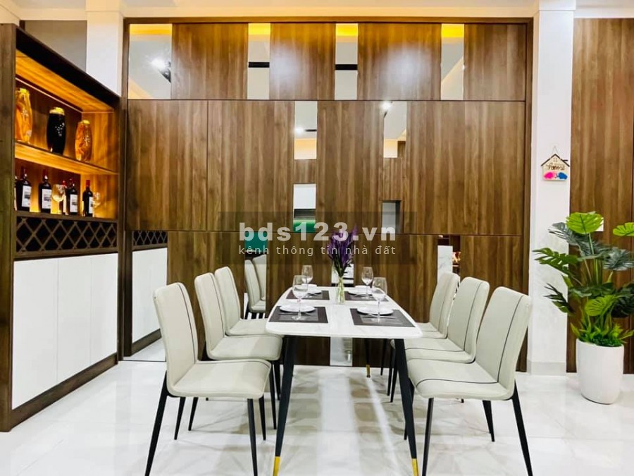 Nhà mê 3 P.Ngủ giá hợp lý full nội thất hẻm cấp 1 gần Bồng Binh Phạm Ngũ Lão