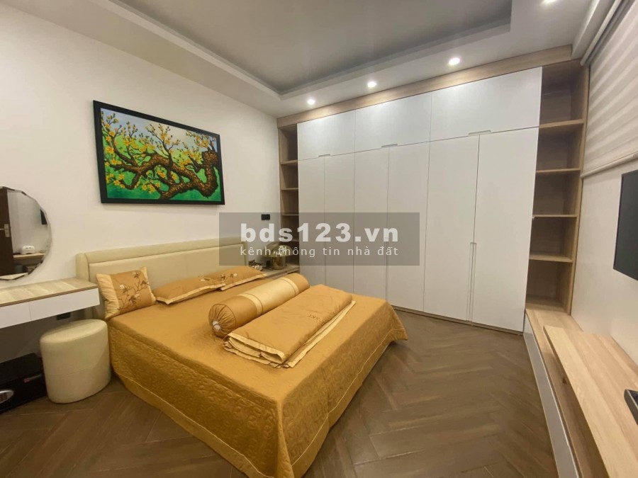 Bán nhà Trần Duy Hưng dt 45m2, 5 tầng, mặt tiền 4m, giá bán 6.7 tỷ