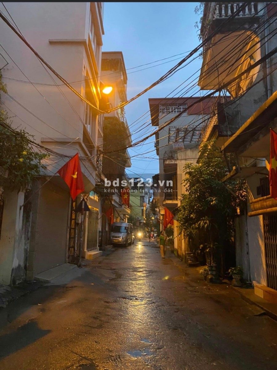 Nhà đẹp số 1 Tân Mai, khu vực đáng sống, ô tô tránh, kinh doanh đỉnh, hai mặt tiền DT 28m2 nhỉnh 3 tỷ
