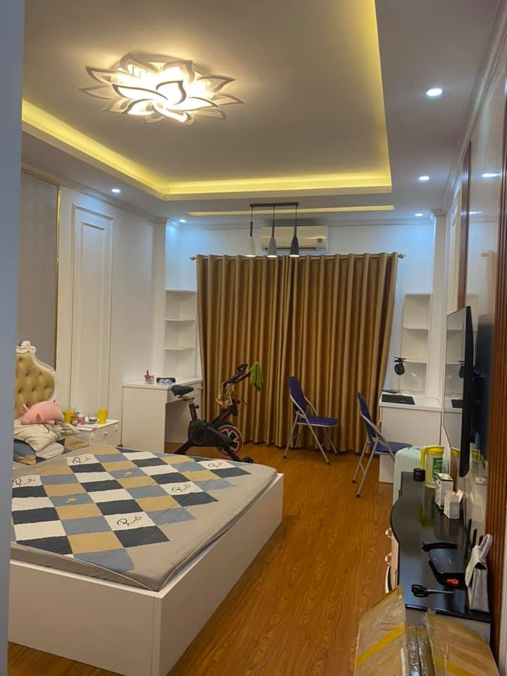 Bán nhà ngõ 358 Bùi Xương Trạch ô tô đỗ cổng dt 35m2, 5 tầng giá nhỉnh 2 tỷ