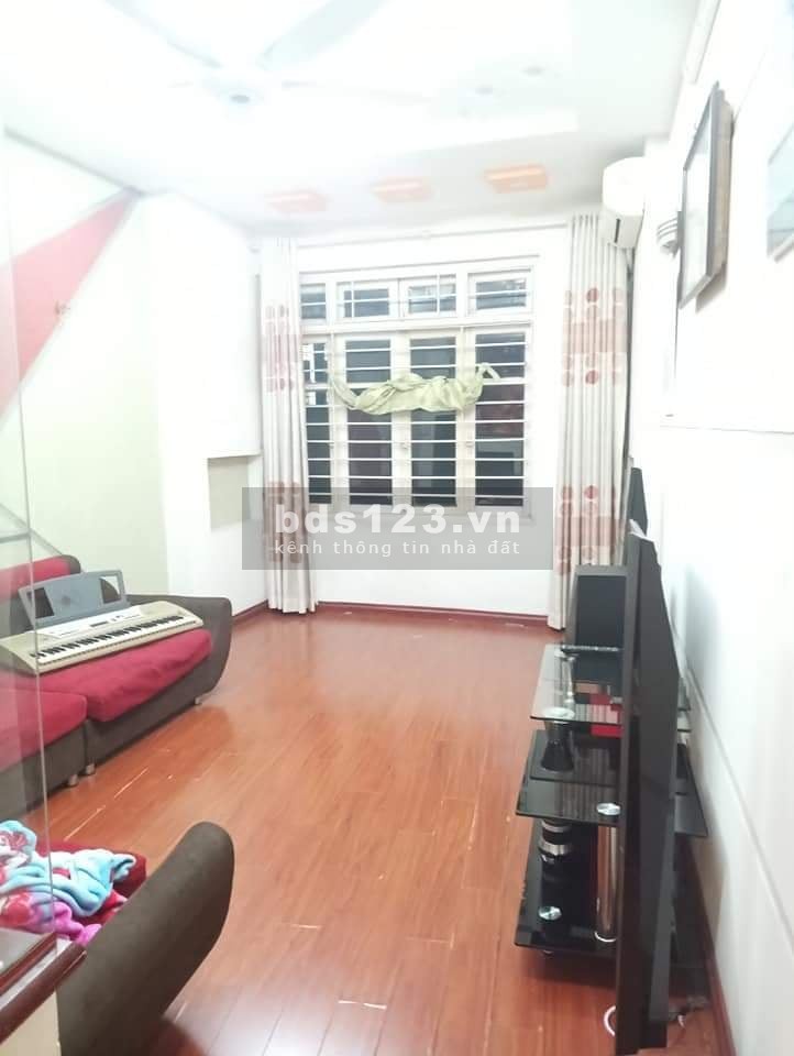 Cần Bán Gấp Nhà Trần Duy Hưng diện tích 52m2 giá 6.2 tỷ gần phố, an sinh đỉnh