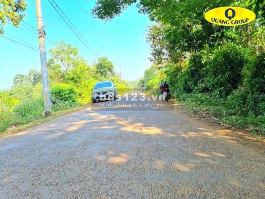 Bán nhanh lô đất mặt tiền đường nhựa 12m, tiện ích xung quanh, giá 680 triệu