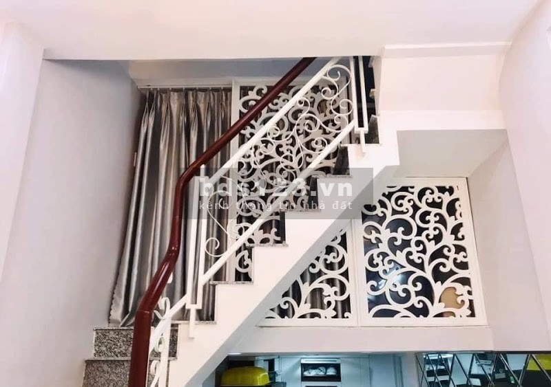Bán nhà mới dt 38m2 Phú Nhuận, giá bán 3.8 tỷ, đang cho thuê 11 triệu/tháng, 3 tầng
