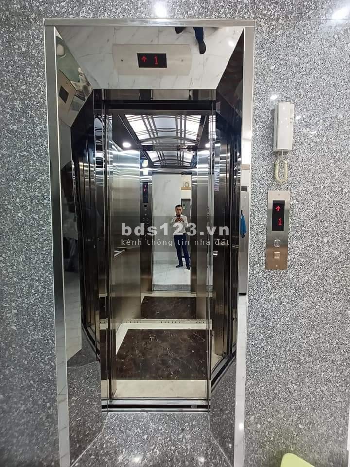 Võ Chí Công, 83mX5TX5mMT, Thang máy. Kinh doanh. Giá 10.8 tỷ