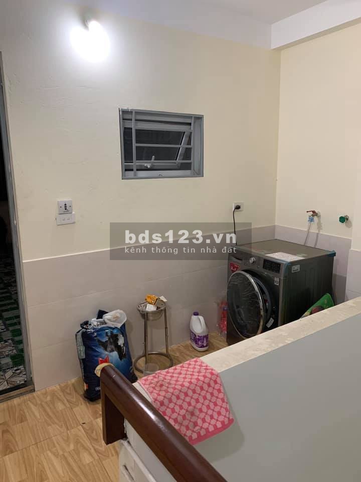 Tôi, chính chủ bán căn nhà ngõ 467 Lĩnh Nam: 46m2, 4 tầng, ô tô đỗ, để lại toàn bộ đồ đạc, 3.82 tỷ.