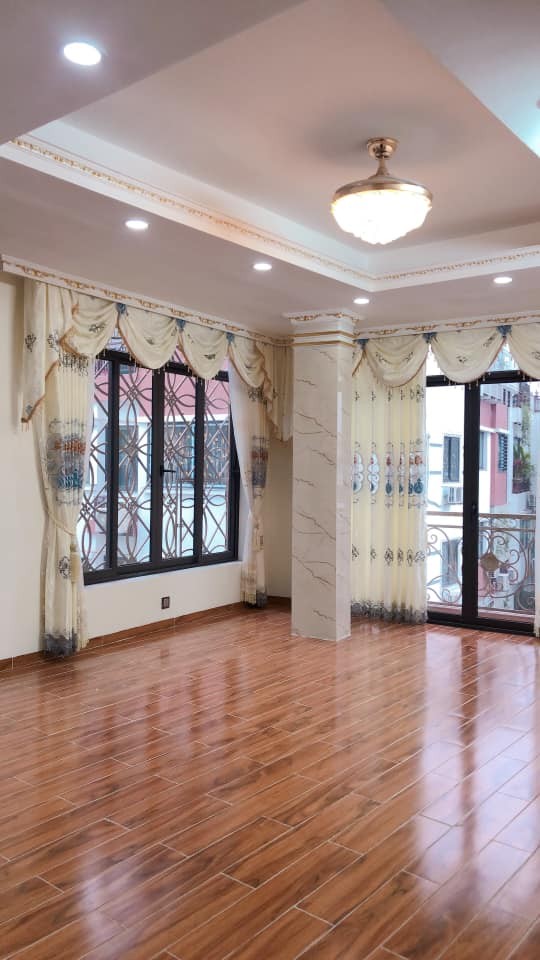 Bán biệt thự Văn phú, khu vực an sinh cao 220m2, giá 36 tỷ. Liên hệ 0984260883