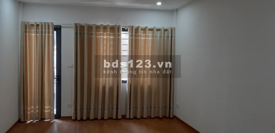 Nhà đep Hoàng liệt, ôtô qua nhà, ngõ rộng thông thoáng, nhỉnh hơn 3 tỷ, dt 30m2 5 tầng