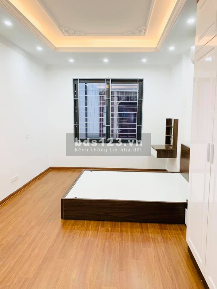 Bán nhà khu vực Minh Khai. Nội thất xịn + cửa cảm ứng. 31mx5 tầng giá chỉ nhỉnh 3 tỷ.