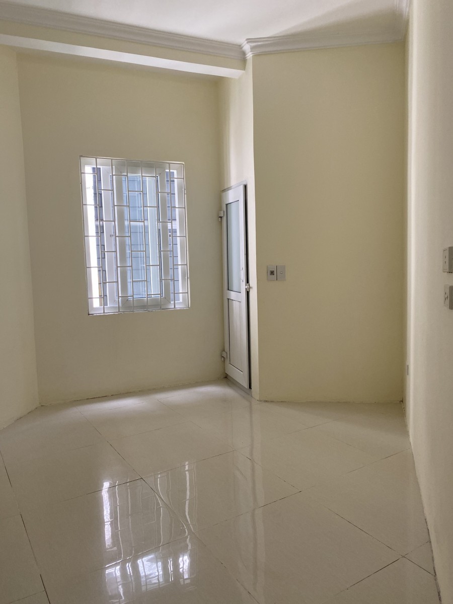 Chính chủ cần bán nhà đất ngõ 285 Đội Cấn mới sửa lại đẹp, 4 tầng kiên cố