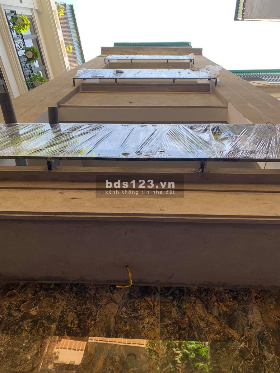 Bán Nhà Minh Khai, 10m ô tô, mới koong, sđcc, giá 33m2, 5 tầng mt 3.9m Hơn 3 tỷ
