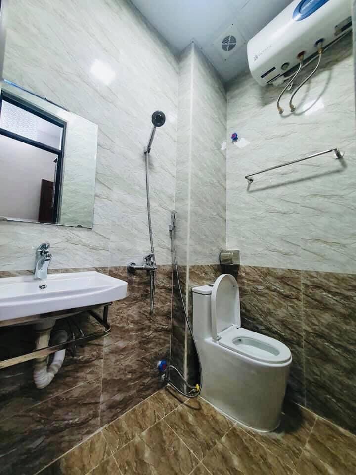 Bán toà nhà căn hộ dịch vụ 20 phòng khép kín, 8 tầng kiên cố, thang máy, giá. thương lượng