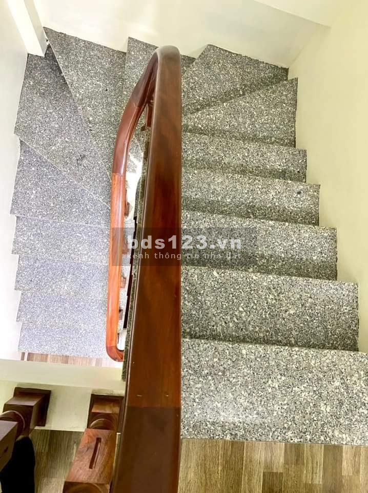 Gấp! Bán nhà khu Hồ Tùng Mậu, Cầu Giấy, dt 35m2 đúc 5 tầng, mặt tiền 3.5m