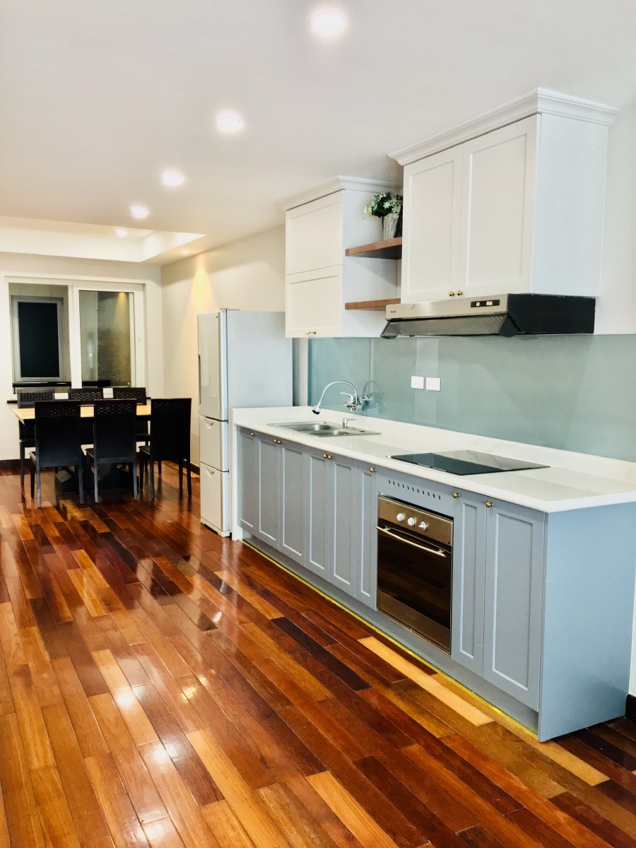 Bán biệt thự mặt hồ Quảng An giá bán 70 tỷ liên hệ 0912955504, sổ đỏ chính chủ