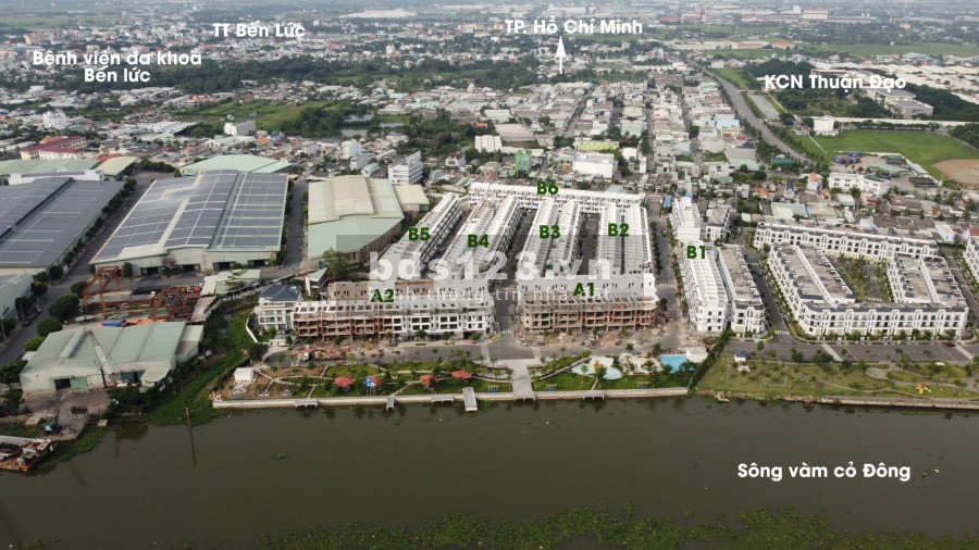 Bán nhà phố đẹp 175m2 giá 3,3 tỷ đường Nguyễn Văn Tuôi, TT Bến Lức, Long An