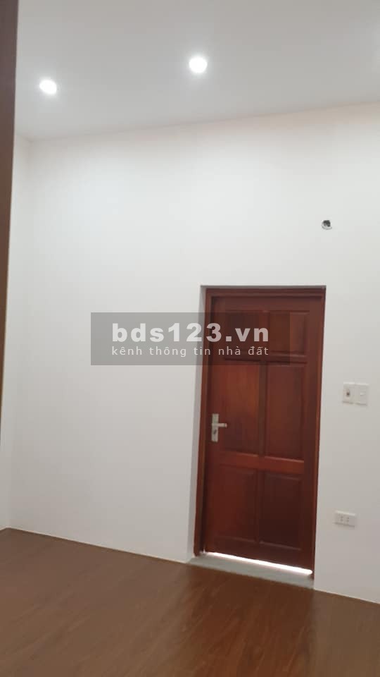 Cần bán nhà mặt phố Lê Hồng Phong, Ba Đình diện tích 50m2, 5 tầng, giá bán 17 tỷ