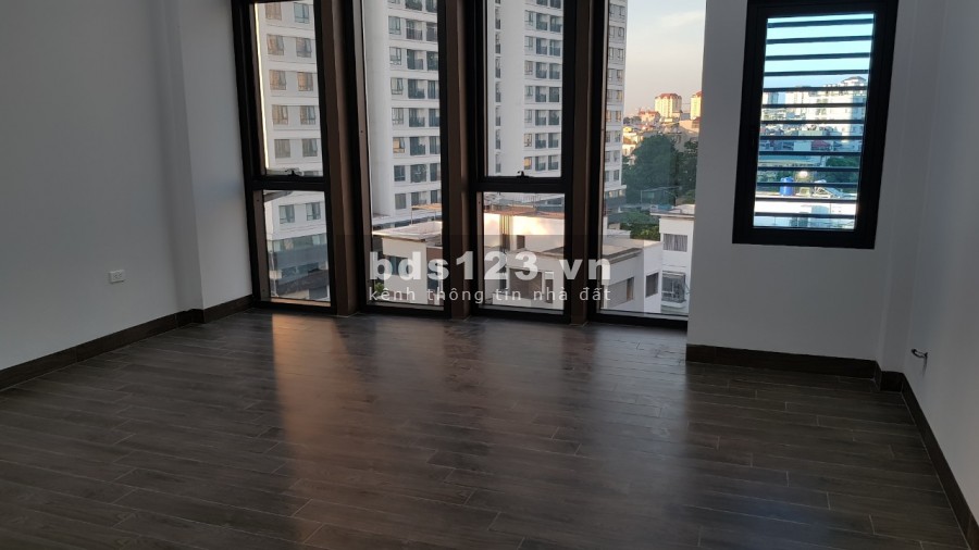 Cho thuê nhà Bắc Từ Liêm: DTSD525m2, MT5m, có thang máy, hầm