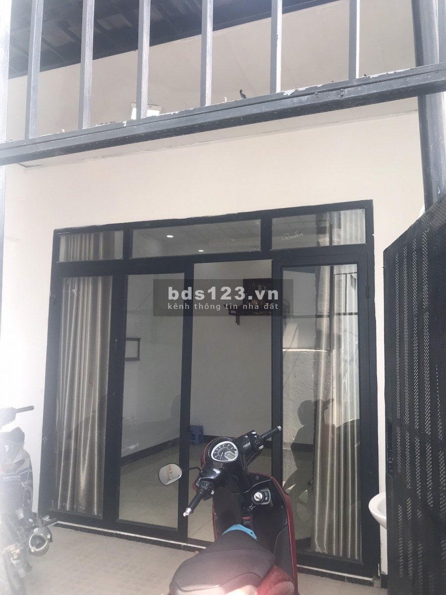 Nhà ngay gần chợ Lái Thiêu cần bán giá rẻ 1.58 tỷ, hướng Đông Nam