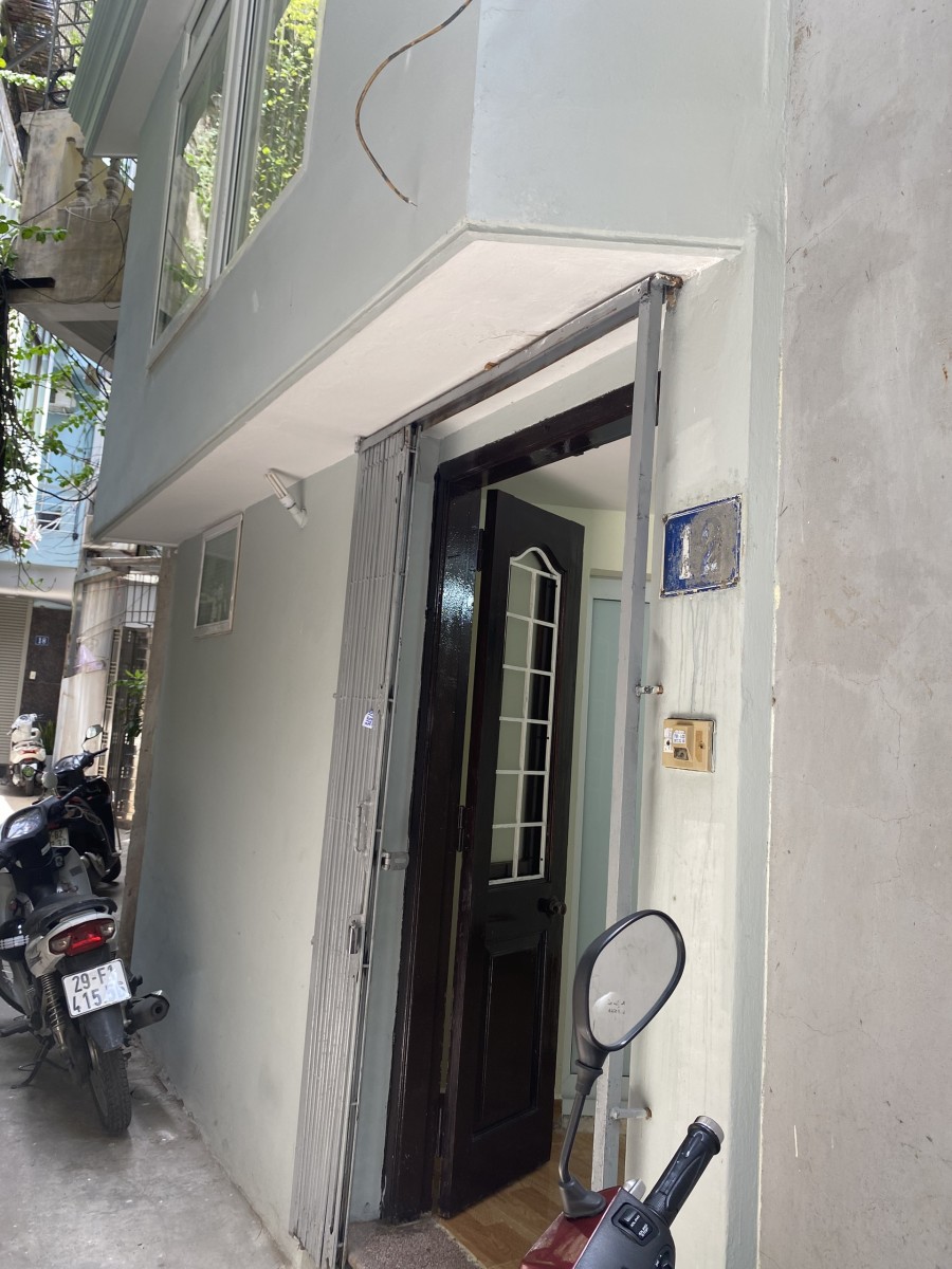 Chính chủ cần bán nhà đất ngõ 285 Đội Cấn mới sửa lại đẹp, 4 tầng kiên cố