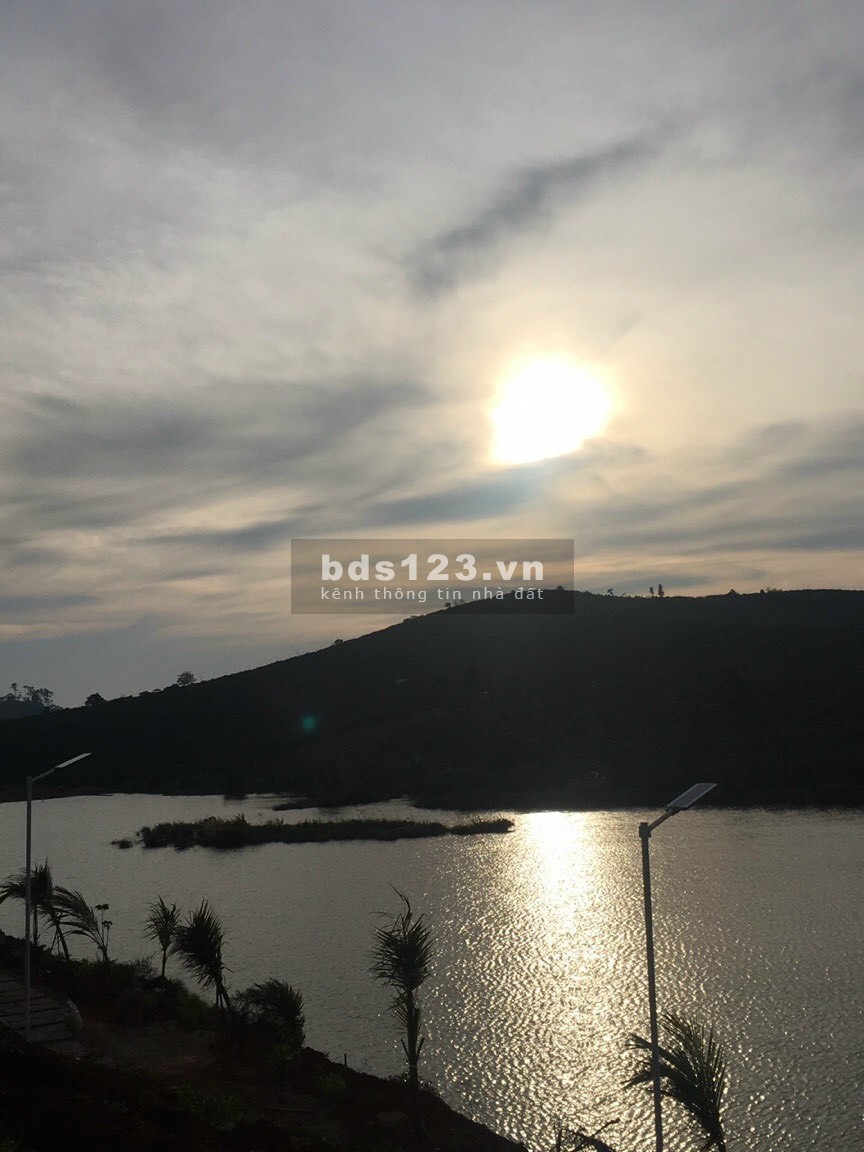 Kẹt tiền cần bán gấp lô đất View Hồ