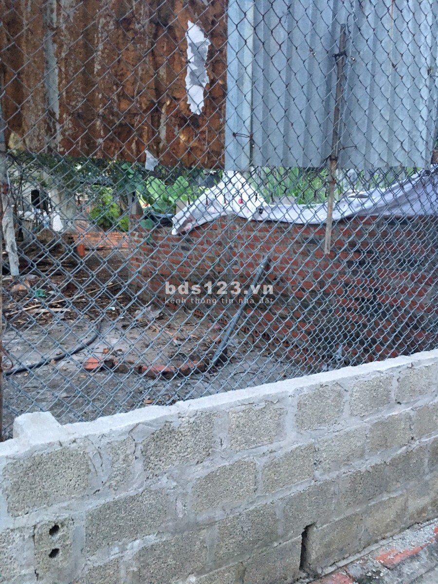 Đất nền khu vực Giếng Đáy vị trí trung tâm giá chỉ 23,5 triệu/m2, dân trí cao