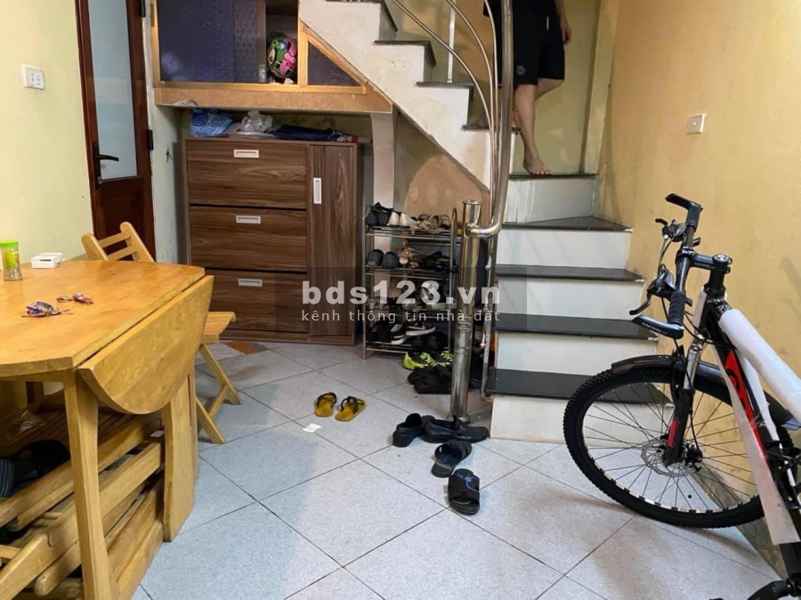 Chủ bán nhà ở Hàng Đường, giá nhỉnh 3 tỷ, hộ khẩu phố. Cổ, bao đẹp vào ở ngay