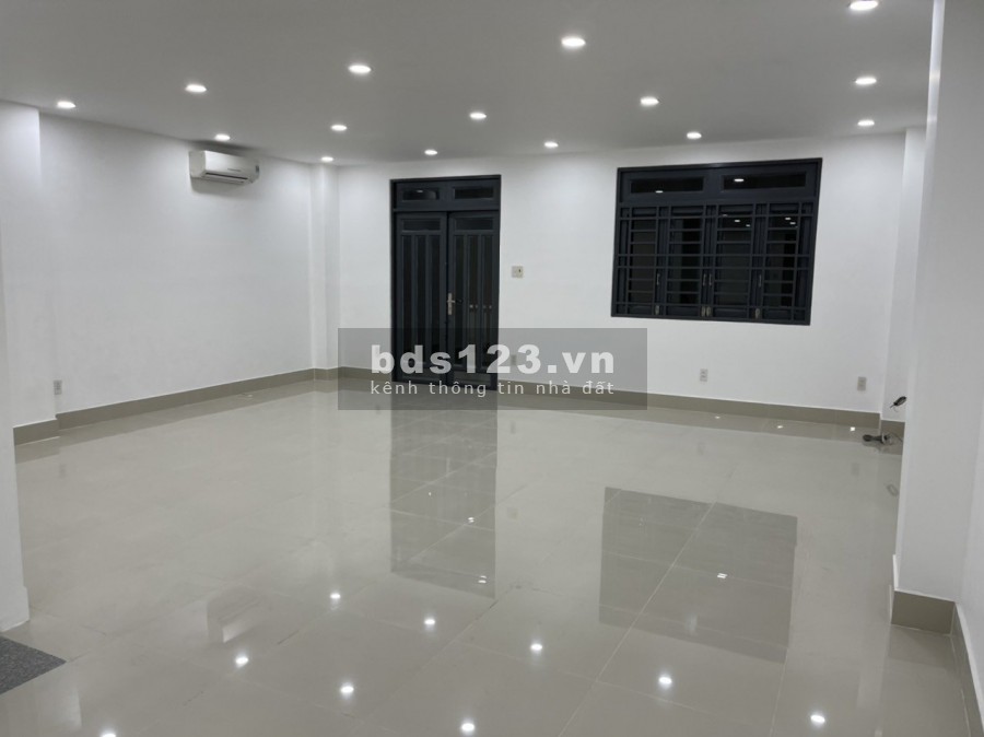 Cho thuê nhà MT Lê Văn Sỹ, Tân Bình. 7x25m trệt 2 lầu trống suốt, kinh doanh tự do