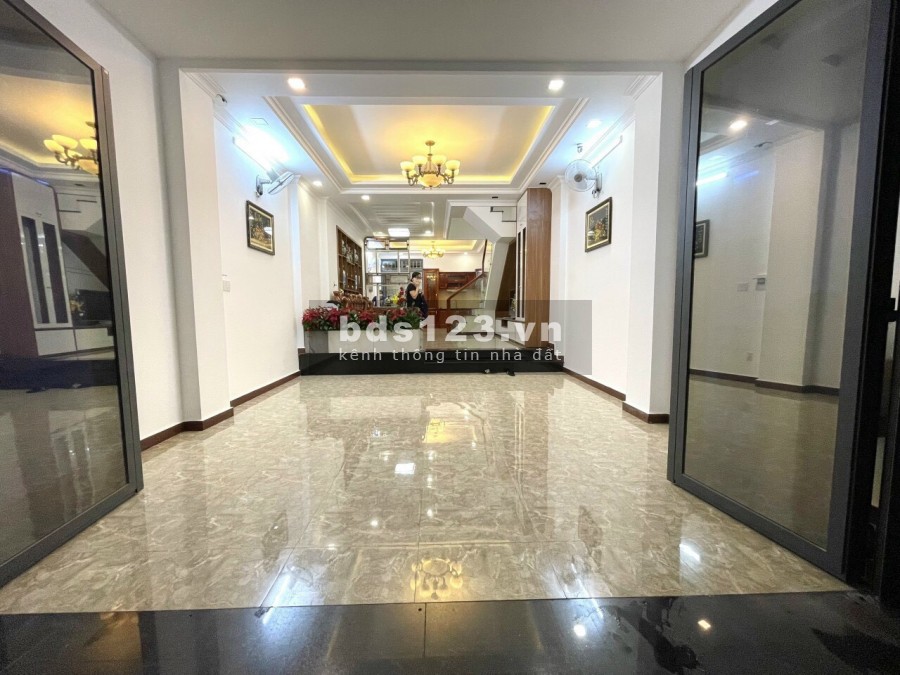 Bán nhà nguyên căn chính chủ còn mới kết cấu 1 trệt 3 lầu 80m2 Huỳnh Tấn phát