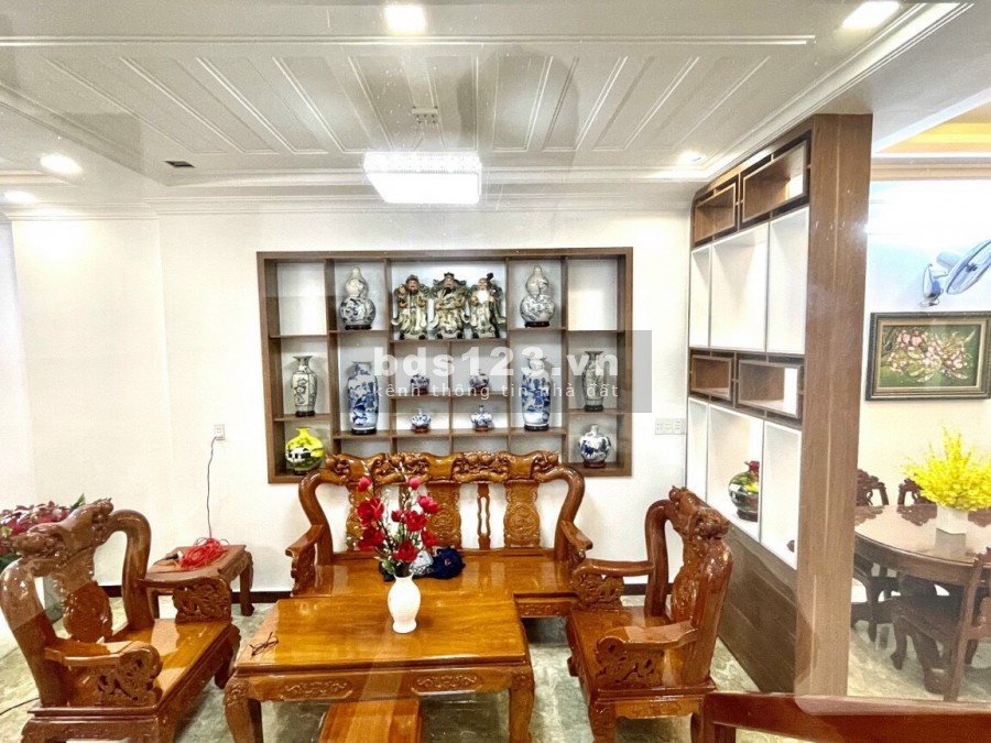 Bán nhà nguyên căn chính chủ còn mới kết cấu 1 trệt 3 lầu 80m2 Huỳnh Tấn phát