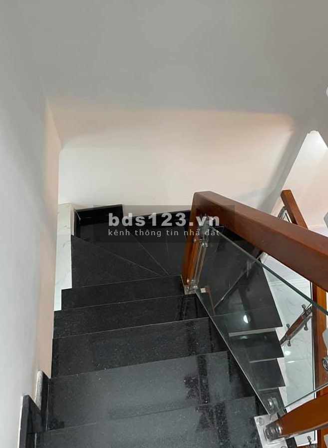 Bán nhà Ni Sư Huỳnh Liên, MT buôn bán, xe hơi, q tân bình chỉ 1 tỷ 9
