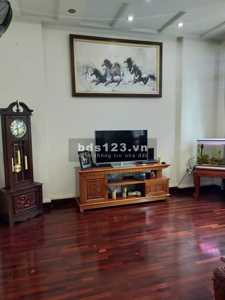 Bán nhà ngõ 135 Nguyễn Văn Cừ, Quận Long Biên, Hà Nội, ô tô vào, sổ đỏ căng đét