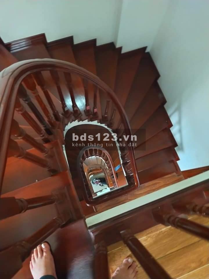 Bán nhà ngõ 135 Nguyễn Văn Cừ, Quận Long Biên, Hà Nội, ô tô vào, sổ đỏ căng đét