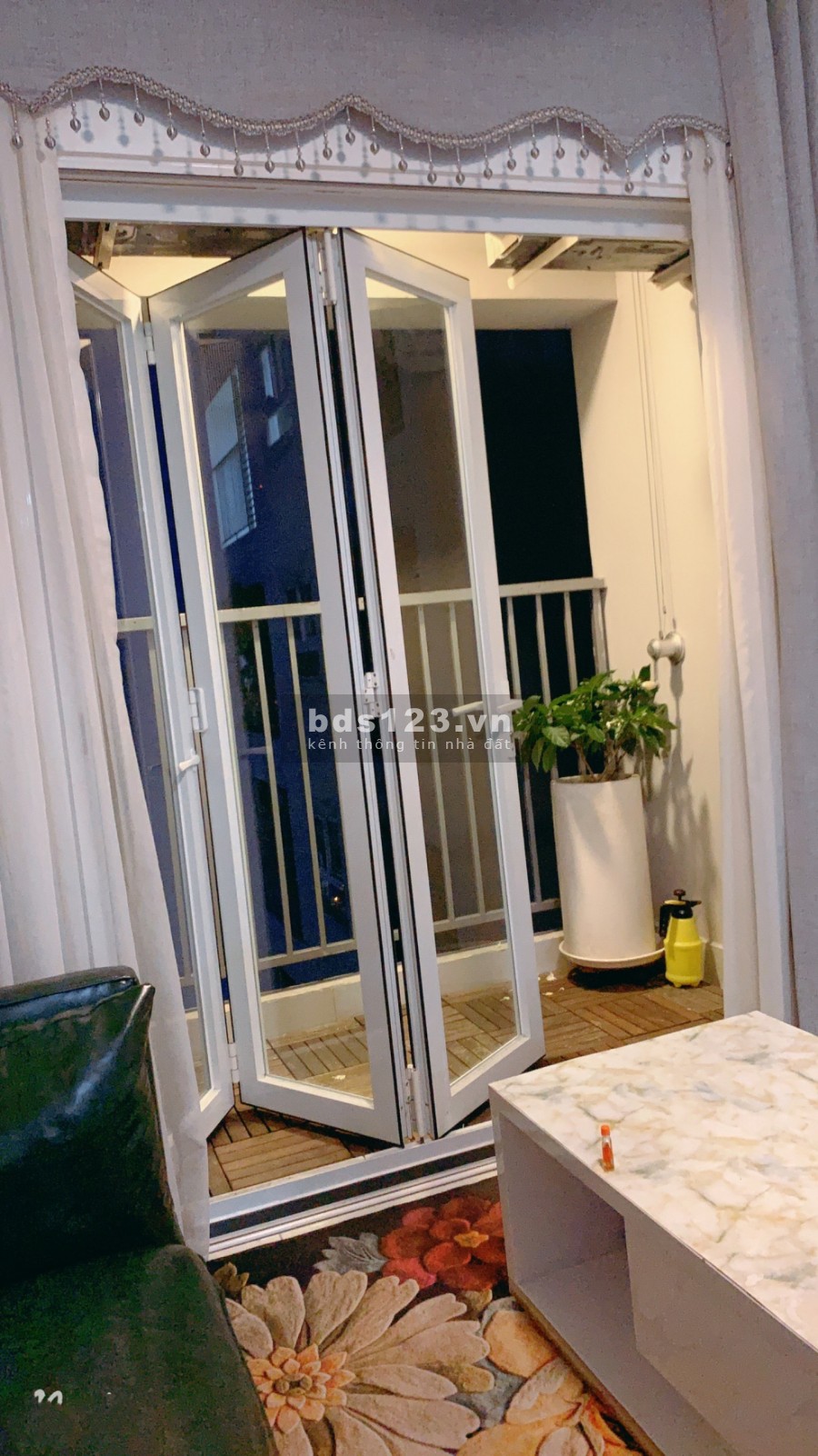 Bán căn hộ 65m2 có sổ hồng, có nội thất, giá chỉ 2,2 tỷ, hỗ trợ ngân hàng 1,8 tỷ