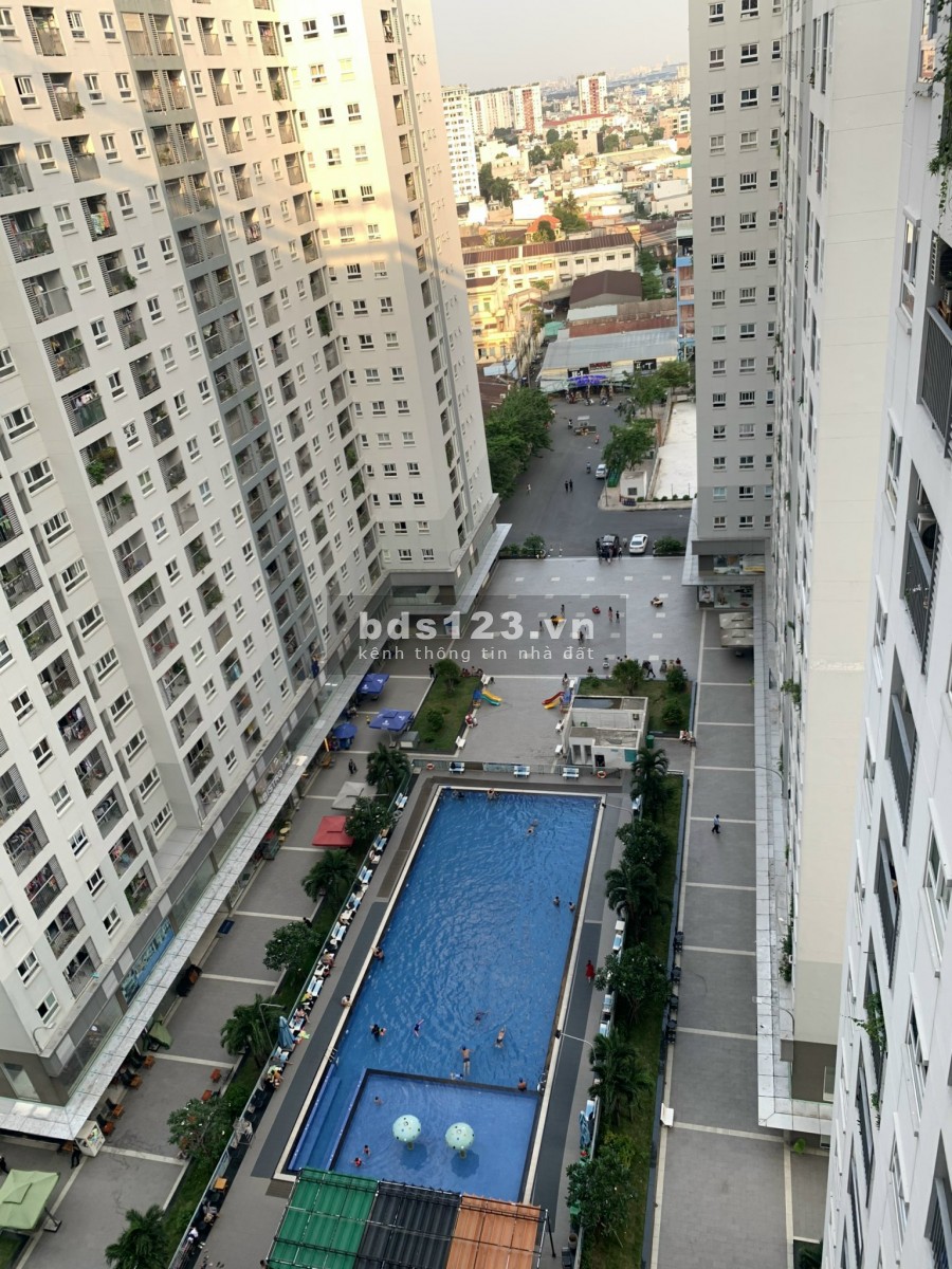 Bán căn hộ 65m2 có sổ hồng, có nội thất, giá chỉ 2,2 tỷ, hỗ trợ ngân hàng 1,8 tỷ