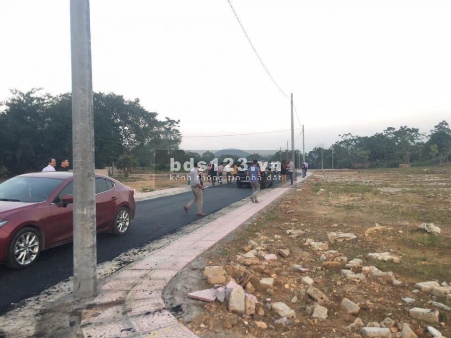 Duy nhất 1 lô nằm trên trục đường bãi dài rộng 50m, đối diện khu C xanh vilas