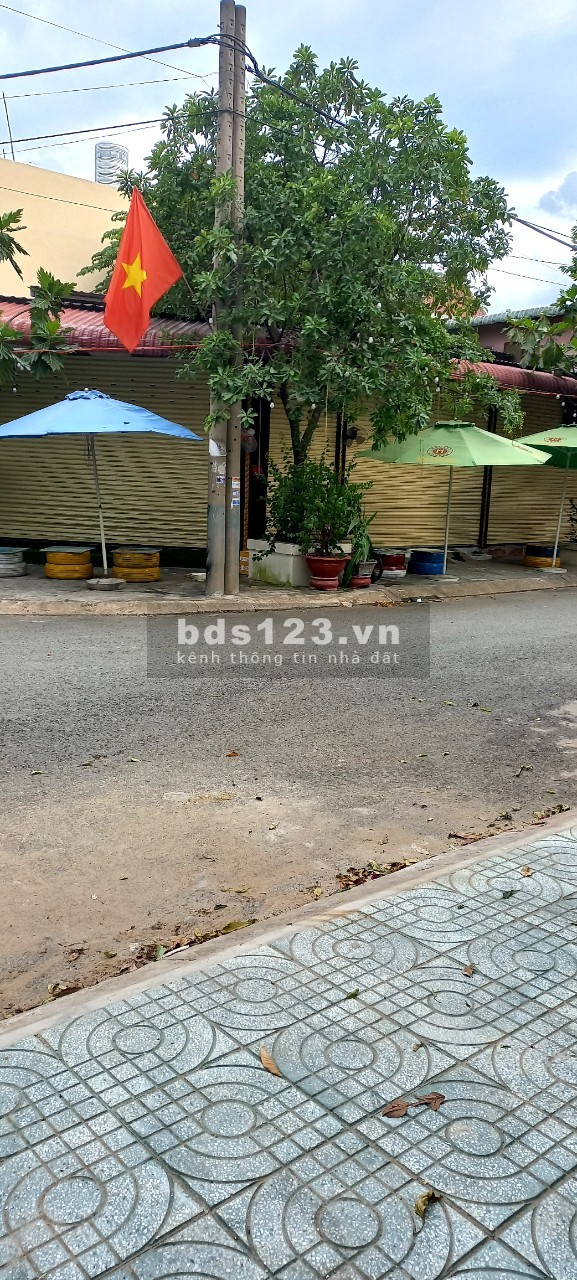 Nhà nguyên căn còn mới hỗ trợ hợp đồng lâu dài, thích hợp làm văn phòng, lhcc