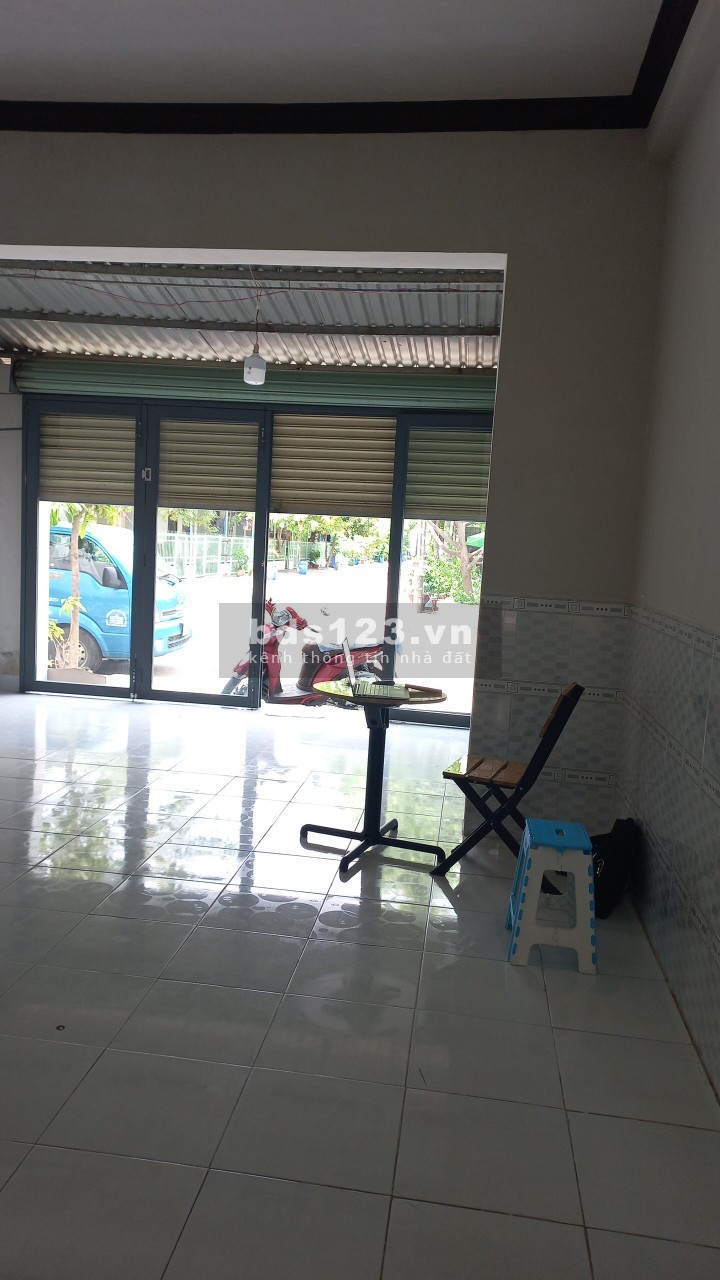 Nhà nguyên căn còn mới hỗ trợ hợp đồng lâu dài, thích hợp làm văn phòng, lhcc