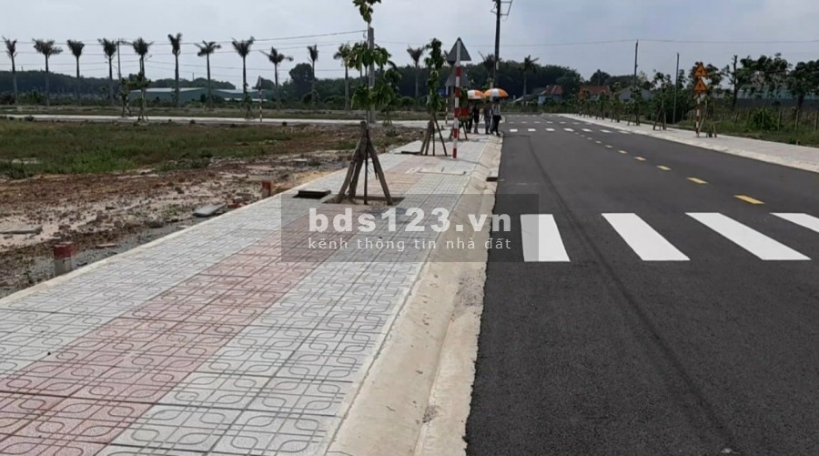 Đất thổ cư, có sổ hồng riêng ngay 2 mặt tiền đường nhà nước gần trung tâm TX.BẾN CÁT