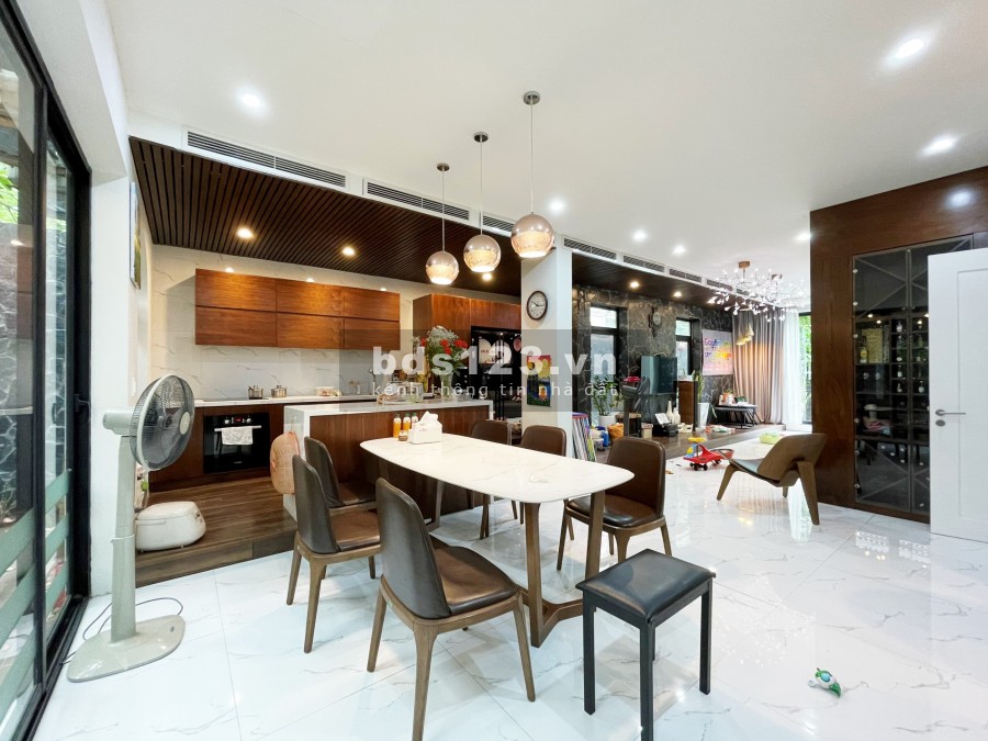 Siêu Phẩm Biệt Thự Độc Bản 180m2 KĐT Việt Hưng. Hướng mát Thiết kế hiện đại NT cao cấp